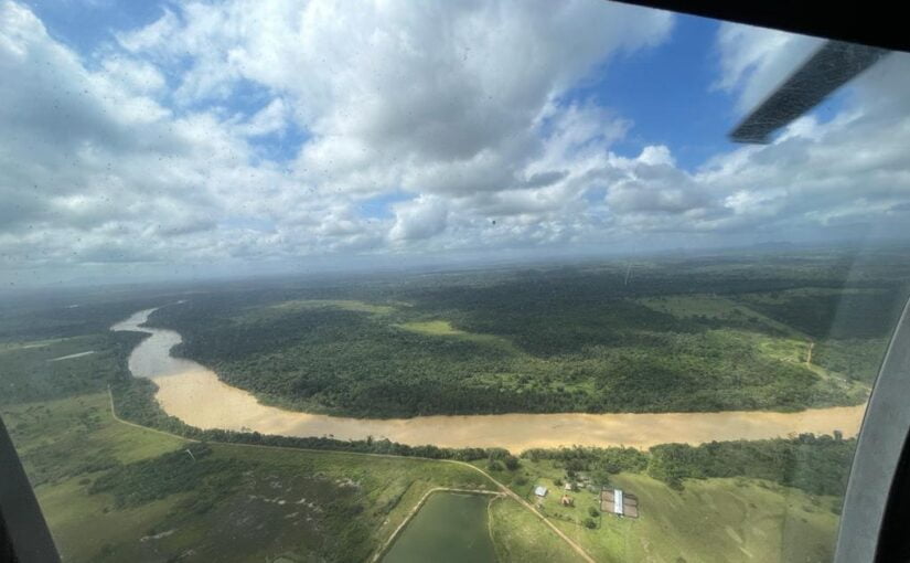 Ministro da Defesa, José Múcio, sobrevoa território Yanomami